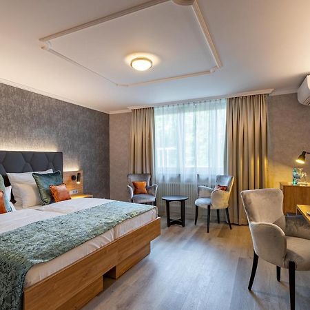 Villa Westend Hotel An Der Messe Frankfurt am Main Bagian luar foto