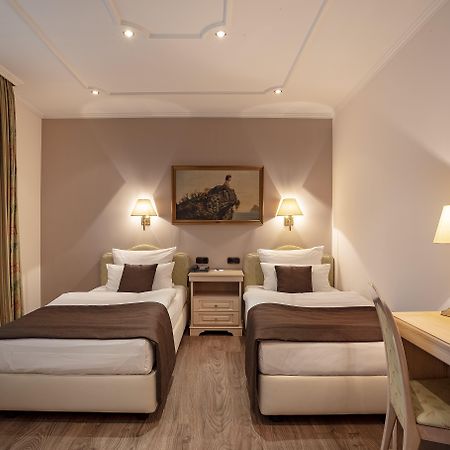 Villa Westend Hotel An Der Messe Frankfurt am Main Bagian luar foto