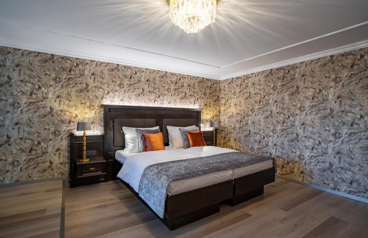 Villa Westend Hotel An Der Messe Frankfurt am Main Bagian luar foto