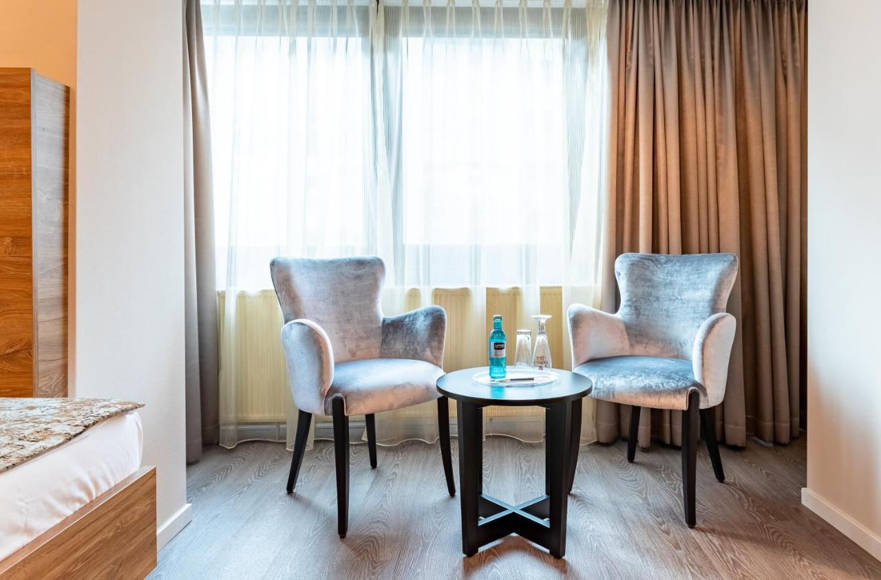 Villa Westend Hotel An Der Messe Frankfurt am Main Bagian luar foto