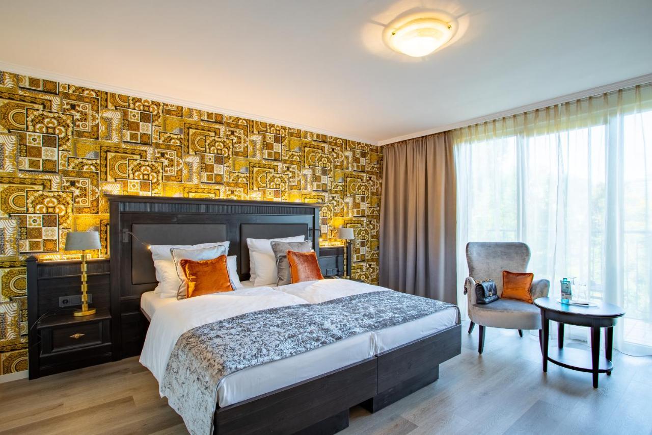 Villa Westend Hotel An Der Messe Frankfurt am Main Bagian luar foto