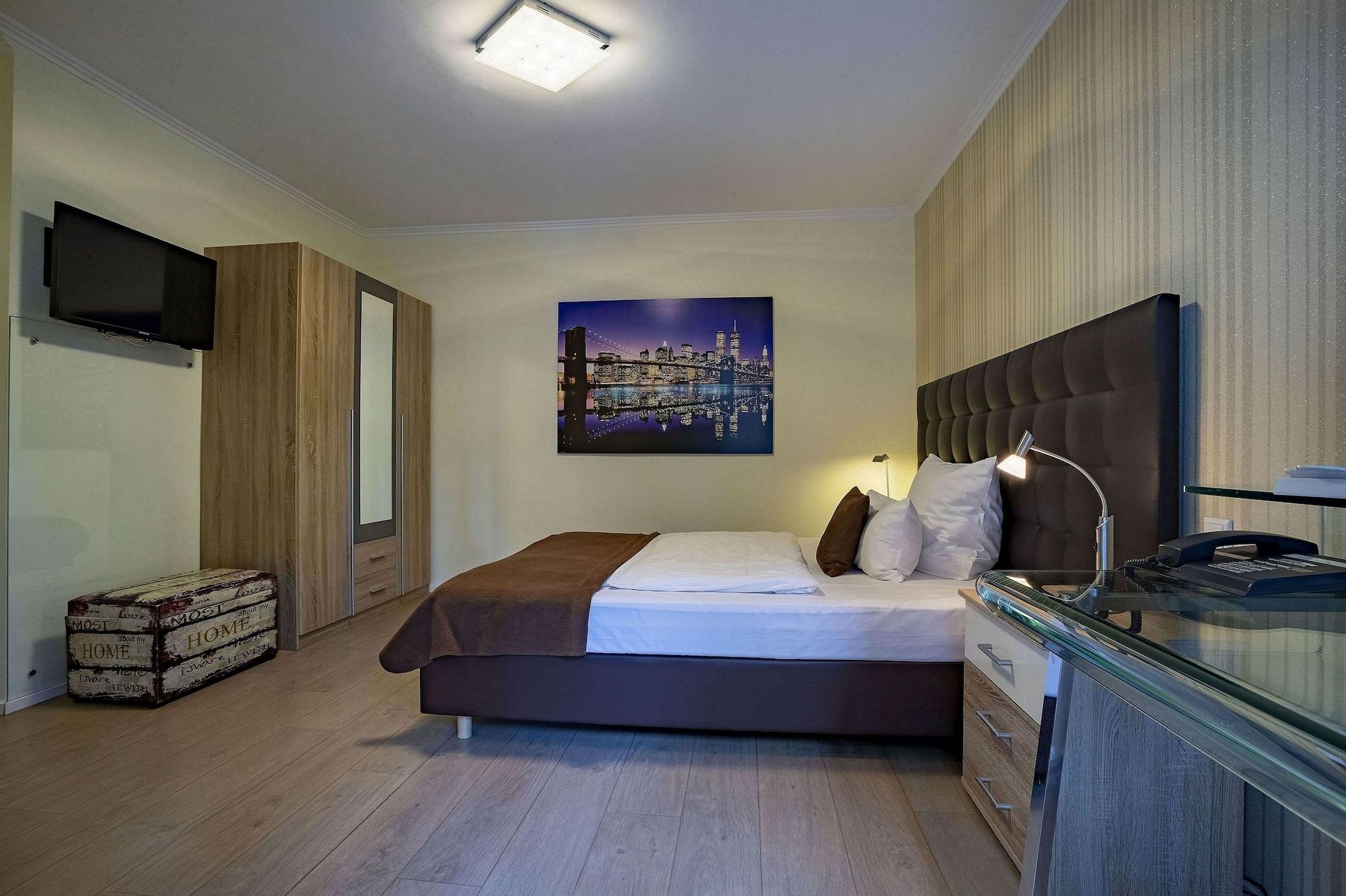 Villa Westend Hotel An Der Messe Frankfurt am Main Bagian luar foto