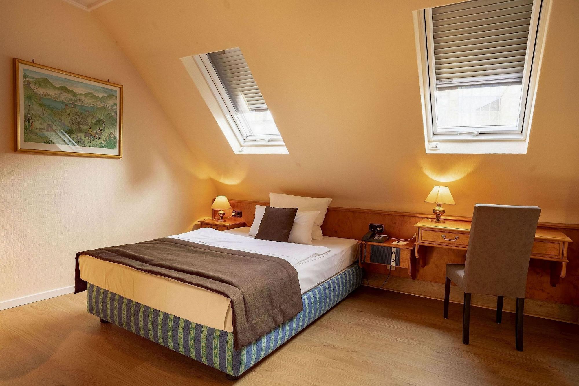 Villa Westend Hotel An Der Messe Frankfurt am Main Bagian luar foto